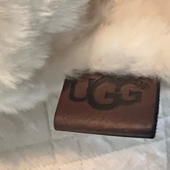 UGG pillow and insert - Picture 2 of 3